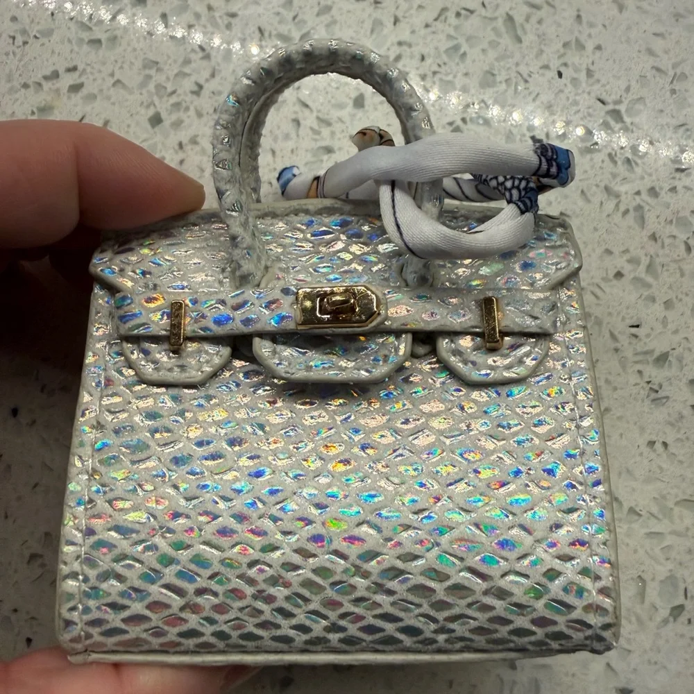 Bundle of 4, Designer Inspired Mini Tote Bags in Beautiful Metallic Colors - Picture 8 of 16